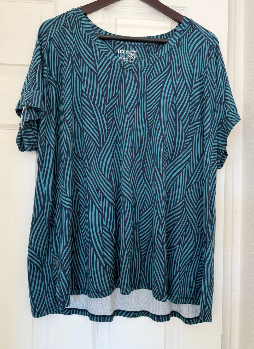 Terra & Sky Plus Size 1X Teal Navy Leaf Print Short Sleeve Top